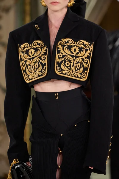 Look 8